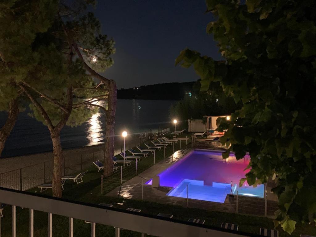 Villaggio Turistico Dei Tigli Padenghe sul Garda Dış mekan fotoğraf
