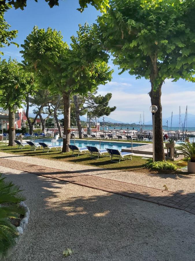 Villaggio Turistico Dei Tigli Padenghe sul Garda Dış mekan fotoğraf