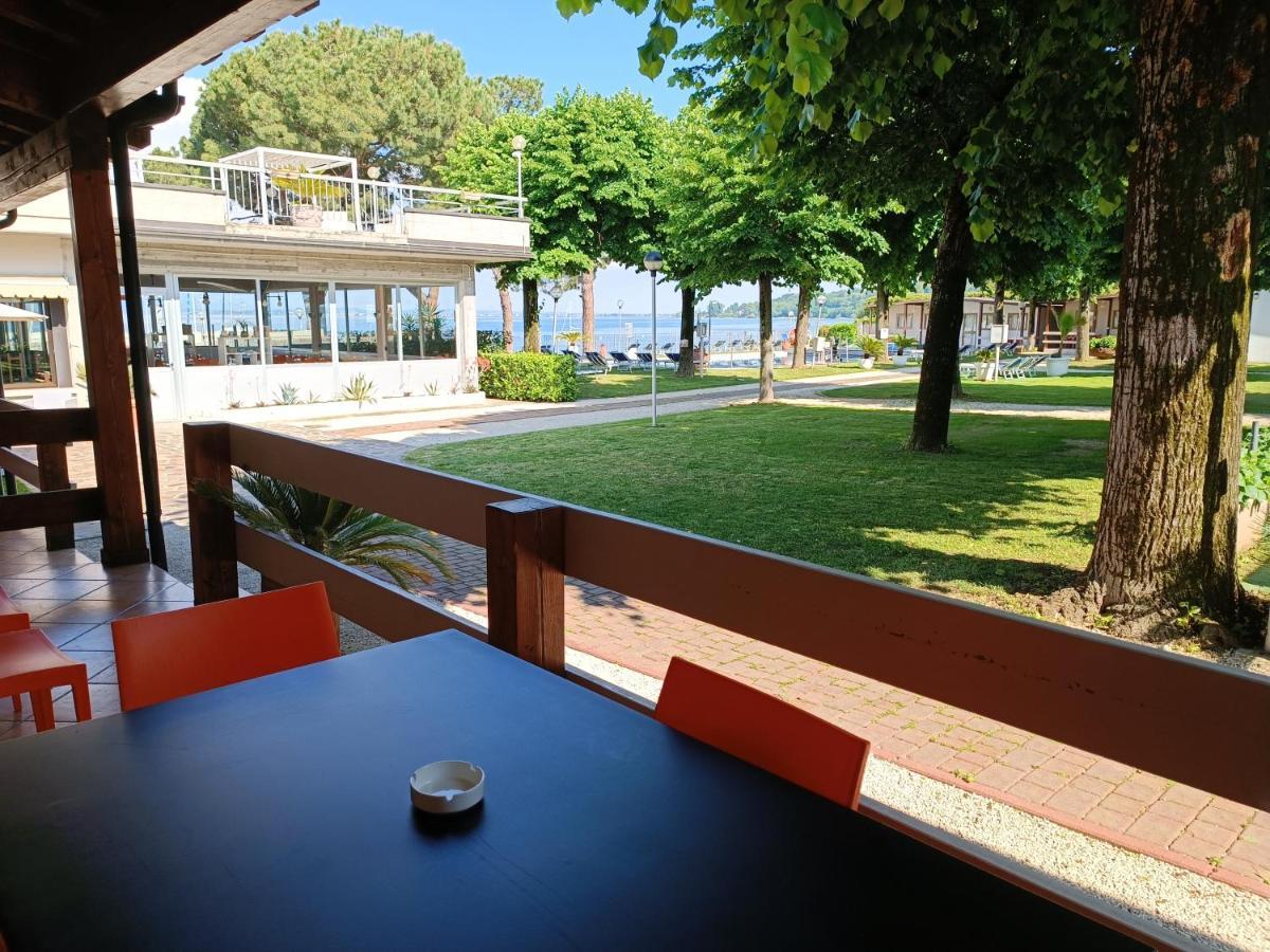 Villaggio Turistico Dei Tigli Padenghe sul Garda Dış mekan fotoğraf
