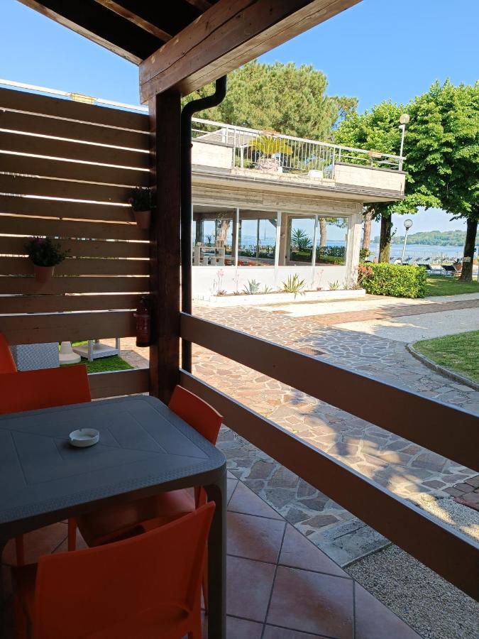 Villaggio Turistico Dei Tigli Padenghe sul Garda Oda fotoğraf