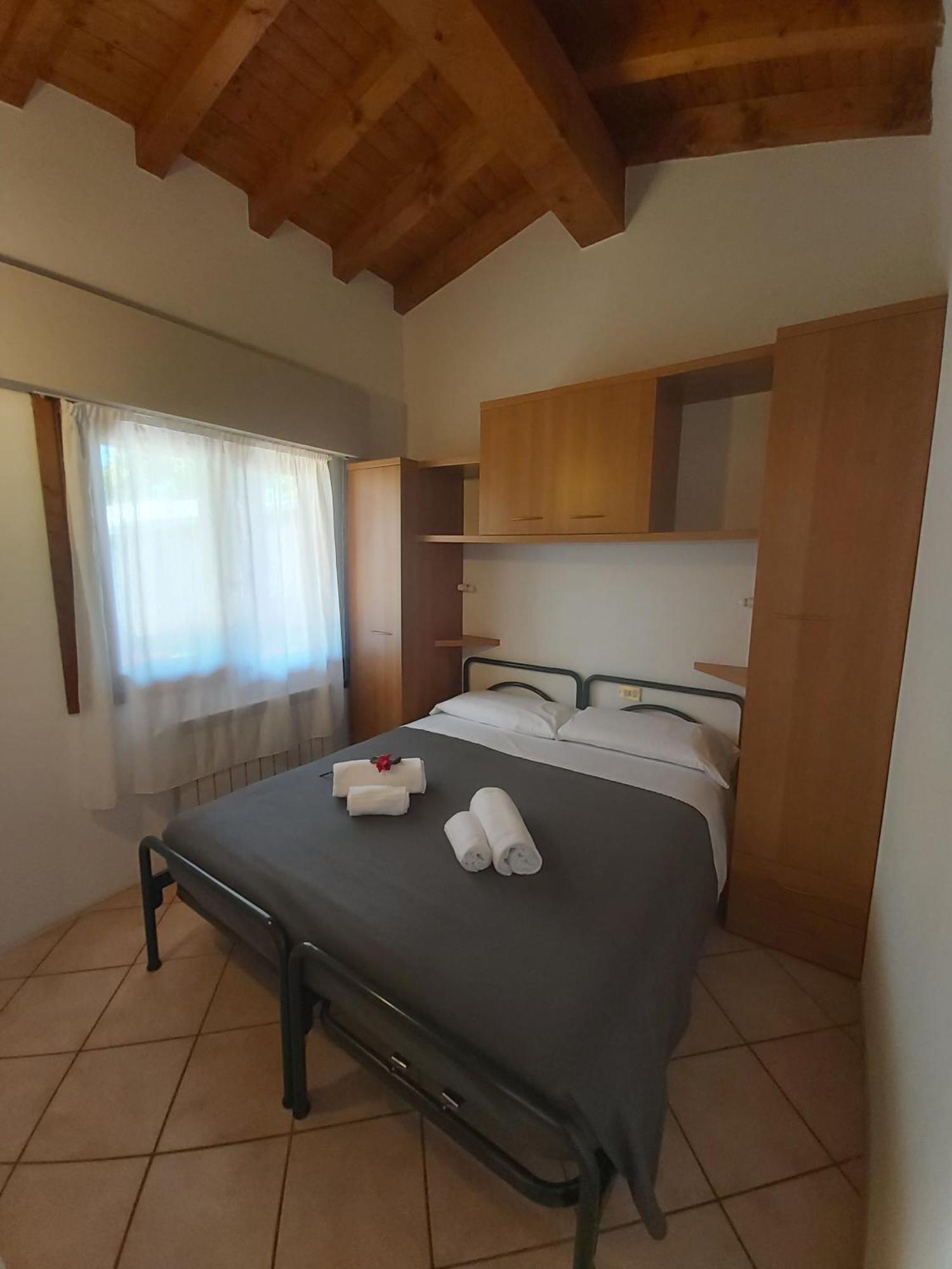 Villaggio Turistico Dei Tigli Padenghe sul Garda Oda fotoğraf