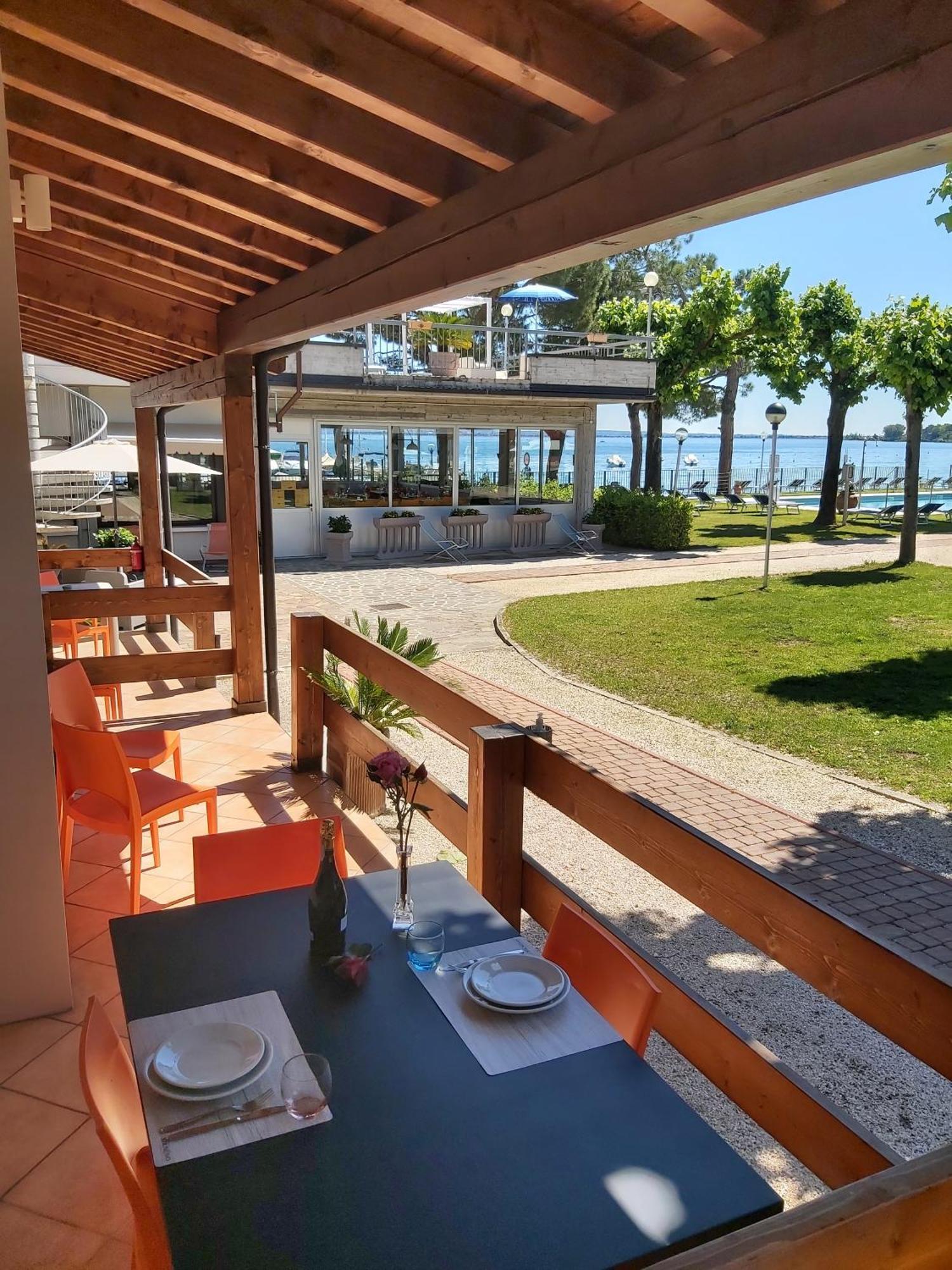 Villaggio Turistico Dei Tigli Padenghe sul Garda Oda fotoğraf