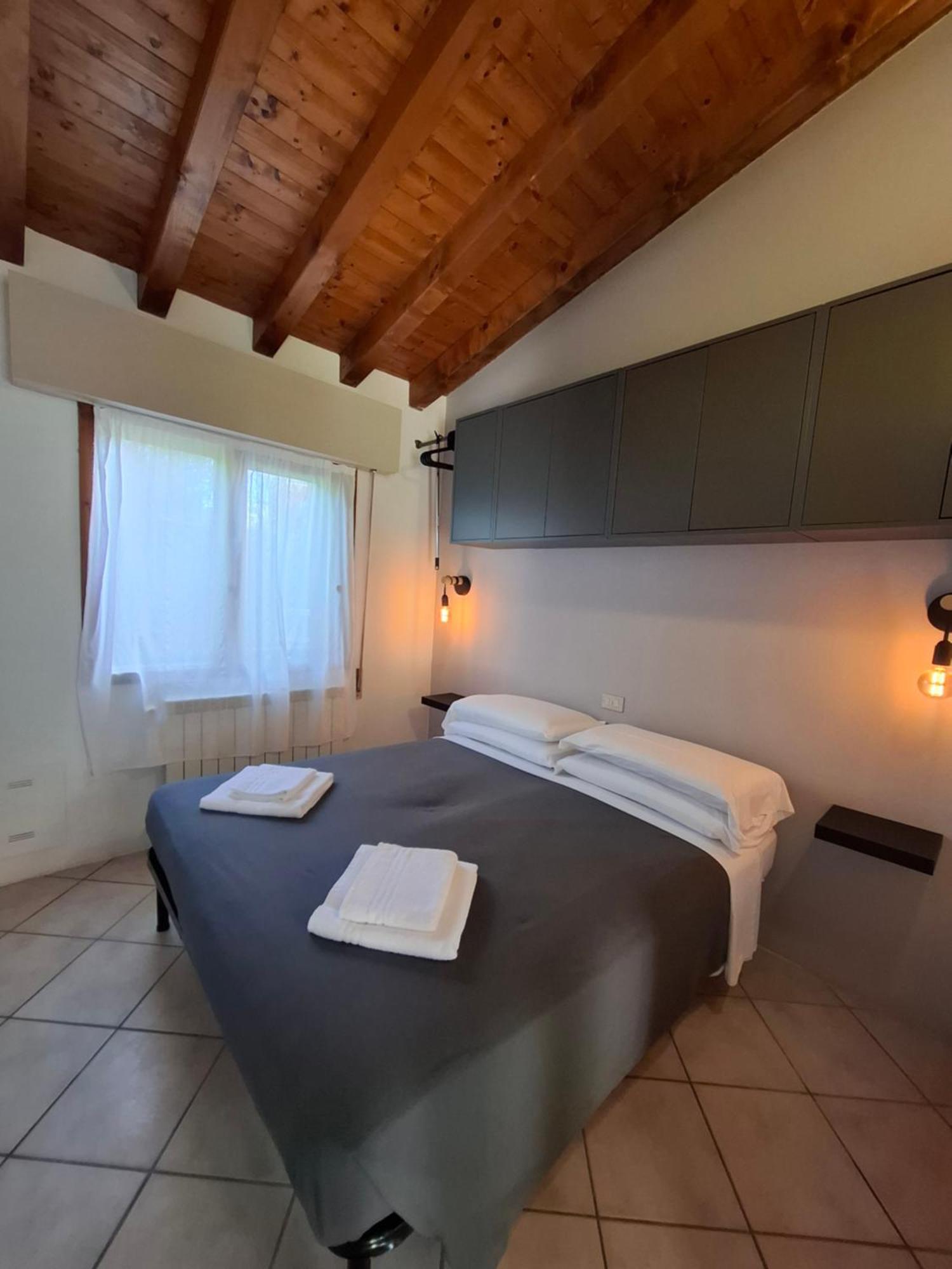 Villaggio Turistico Dei Tigli Padenghe sul Garda Oda fotoğraf