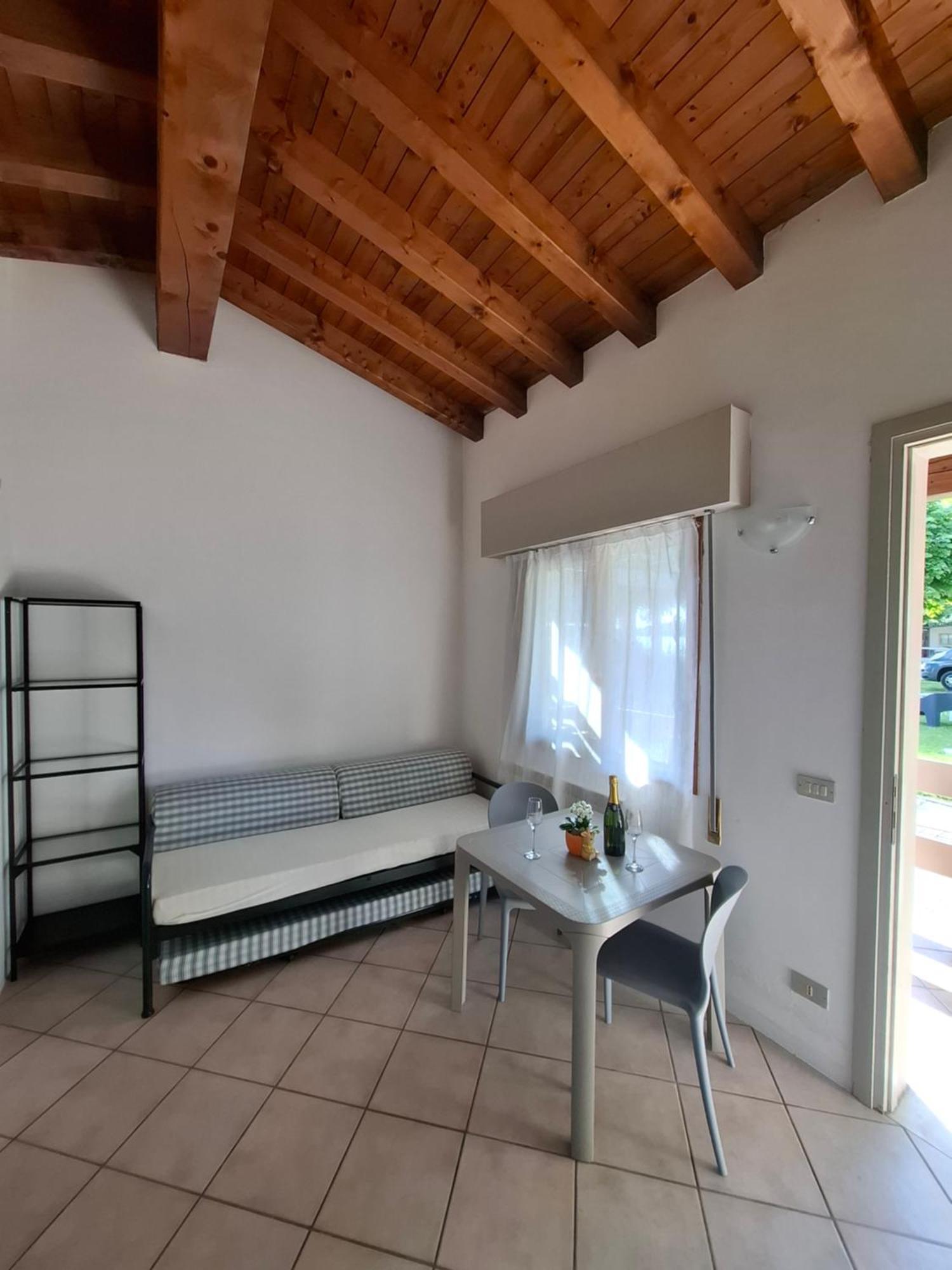 Villaggio Turistico Dei Tigli Padenghe sul Garda Oda fotoğraf