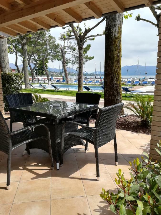 Villaggio Turistico Dei Tigli Padenghe sul Garda Dış mekan fotoğraf
